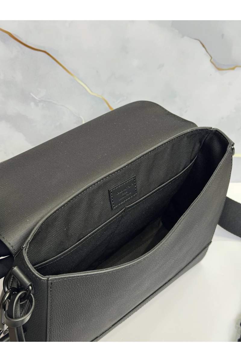 Lоuis Vuittоn Кожаная сумка Takeoff Messenger premium 28x23x10 см