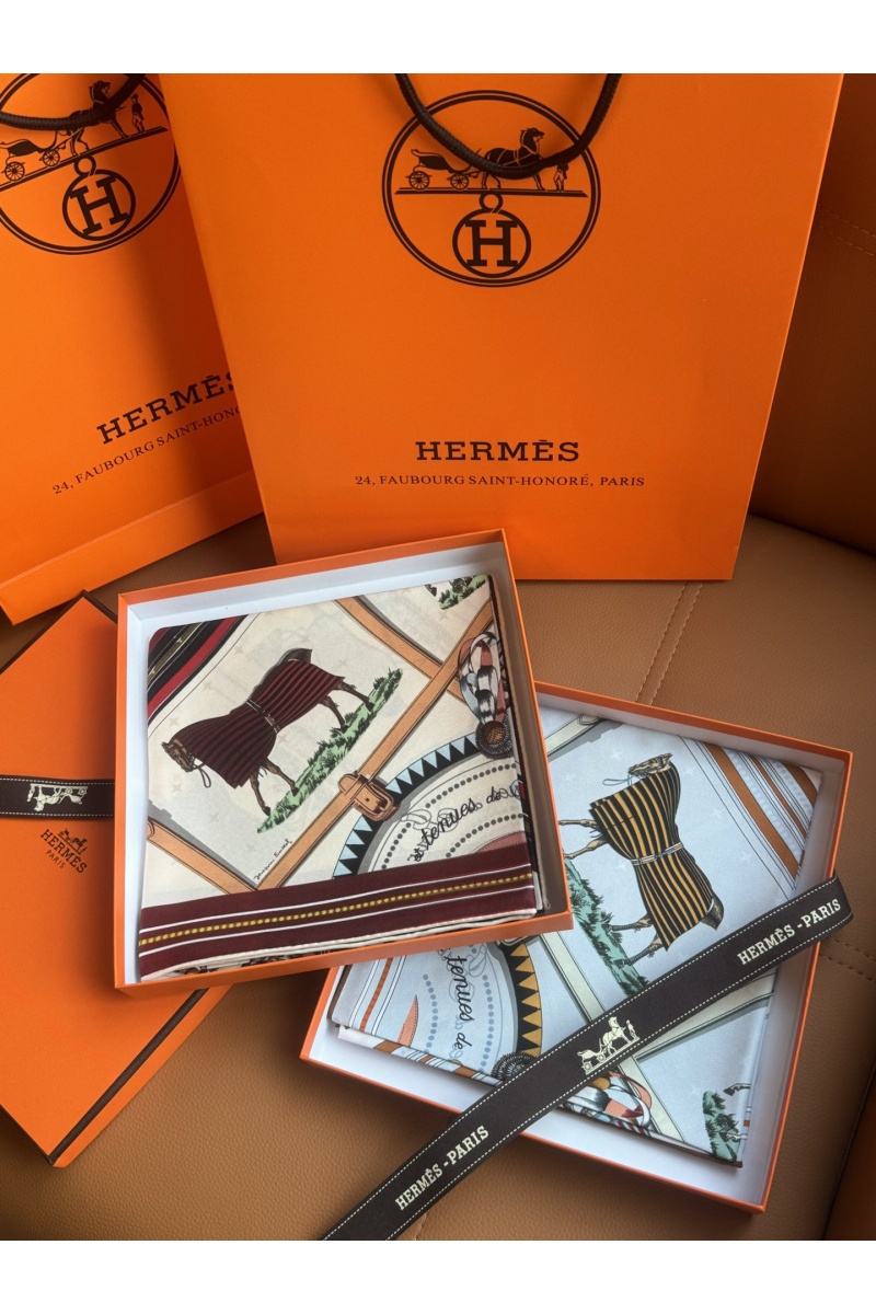 Hermes Платок Couvertures et Tenues de Jour premium 86x87 см