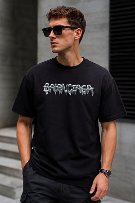 Чёрная оверсайз футболка graffiti-logo