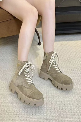 Женские замшевые ботинки 