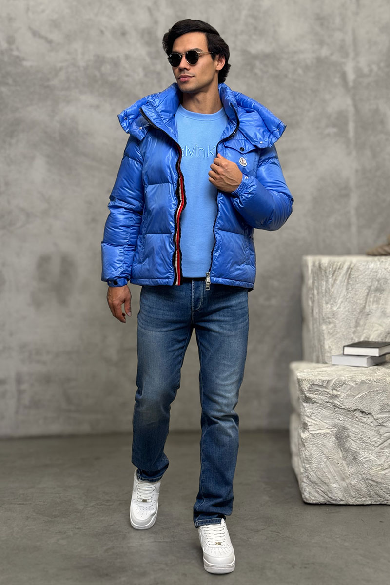 Moncler Пуховик голубого цвета Montbeliard