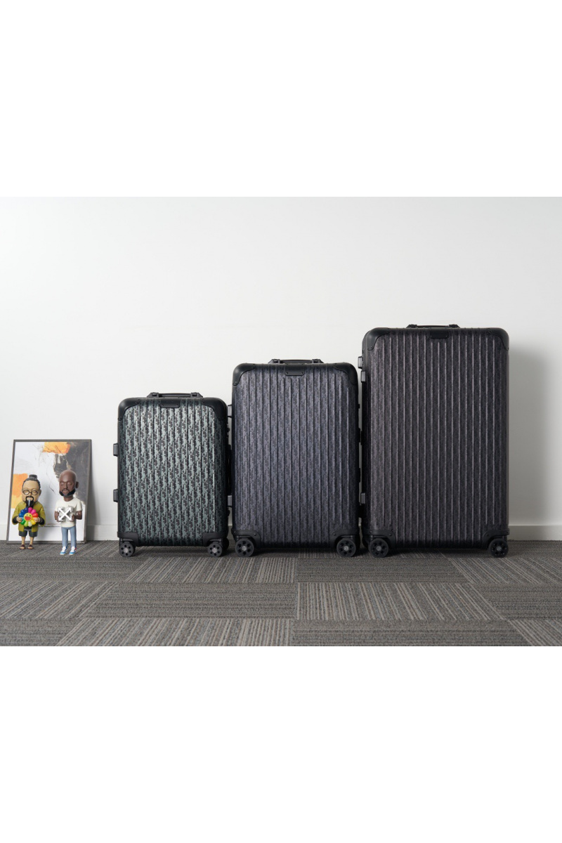 Rimowa Чемодан Aluminum M Premium 67x42x27 см