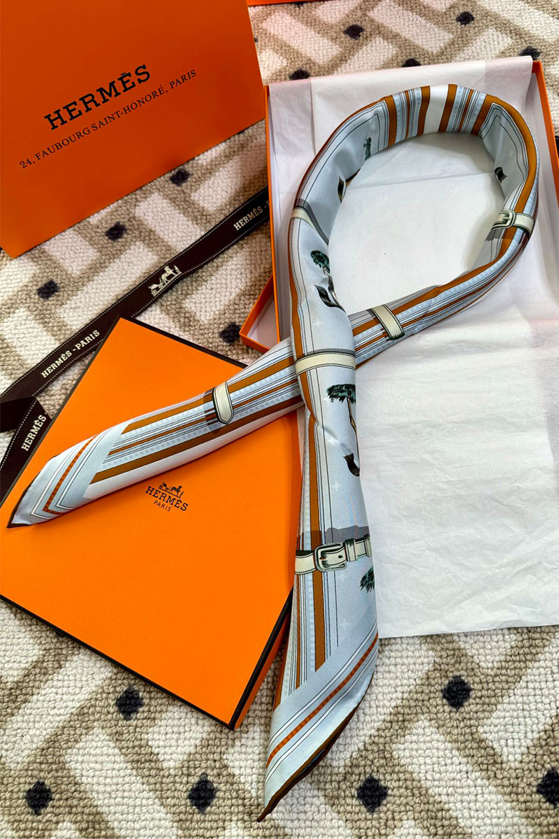 Hermes Платок Couvertures et Tenues de Jour premium 86x87 см