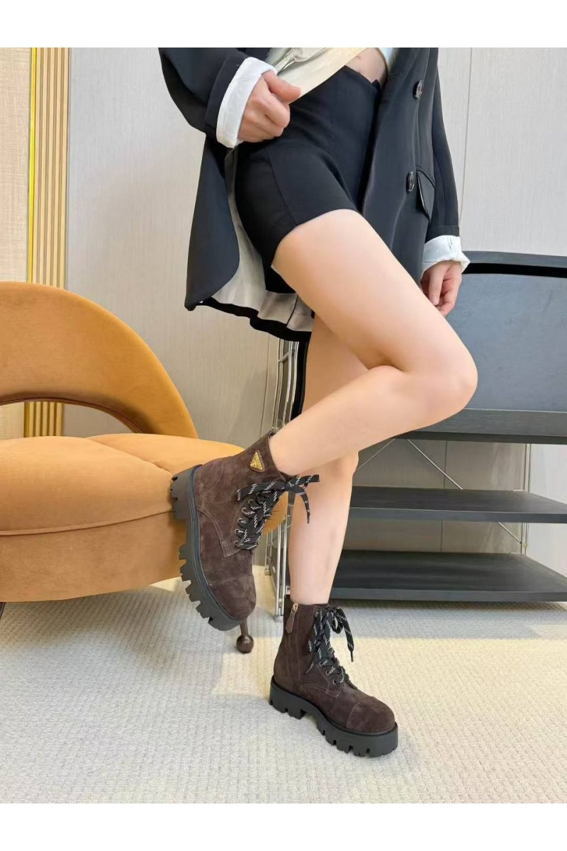 Prada Женские замшевые ботинки 