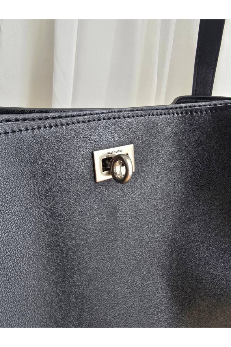 Balenciaga Кожаная сумка 37x34 см