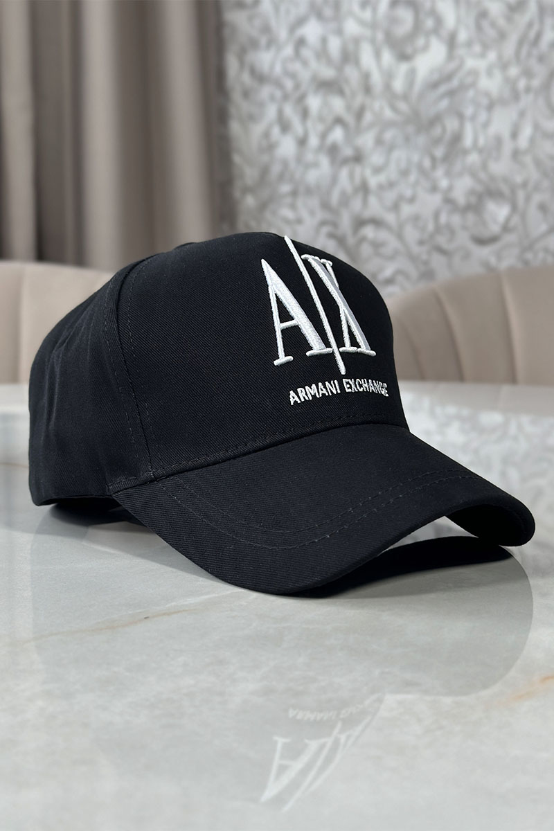 Emporio Armani EA7 Бейсболка чёрного цвета embroidered-logo