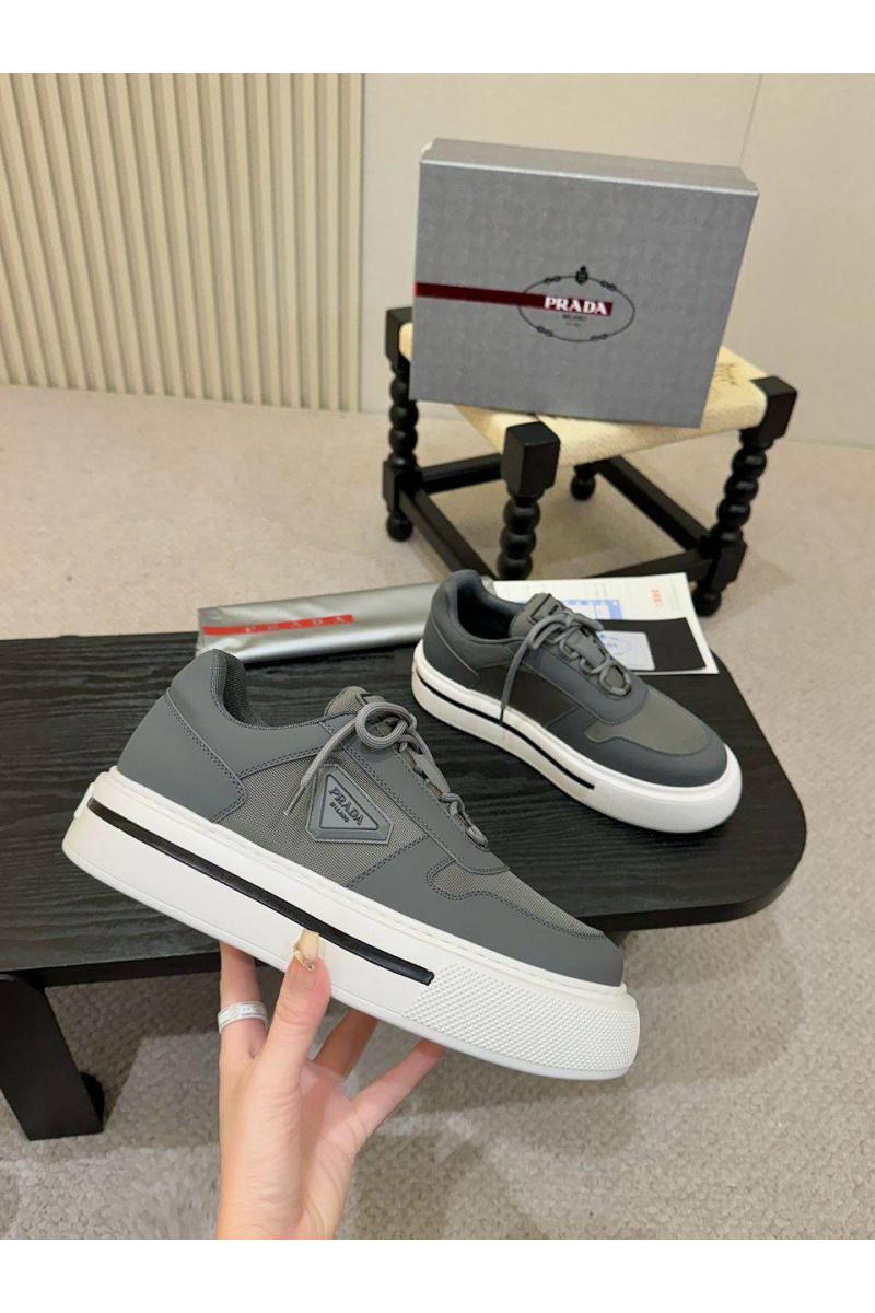 Prada Комбинированные кроссовки logo-plaque - Grey