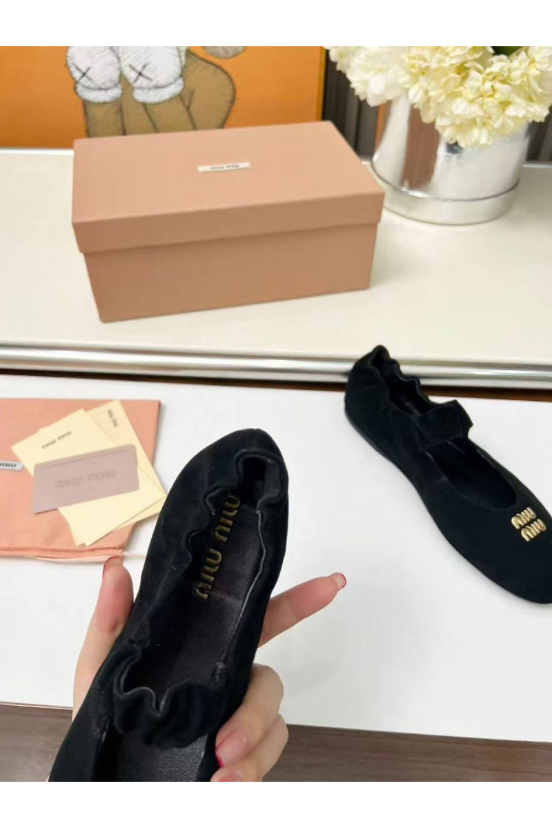 MIU MIU Женские замшевые балетки с круглым мысом 