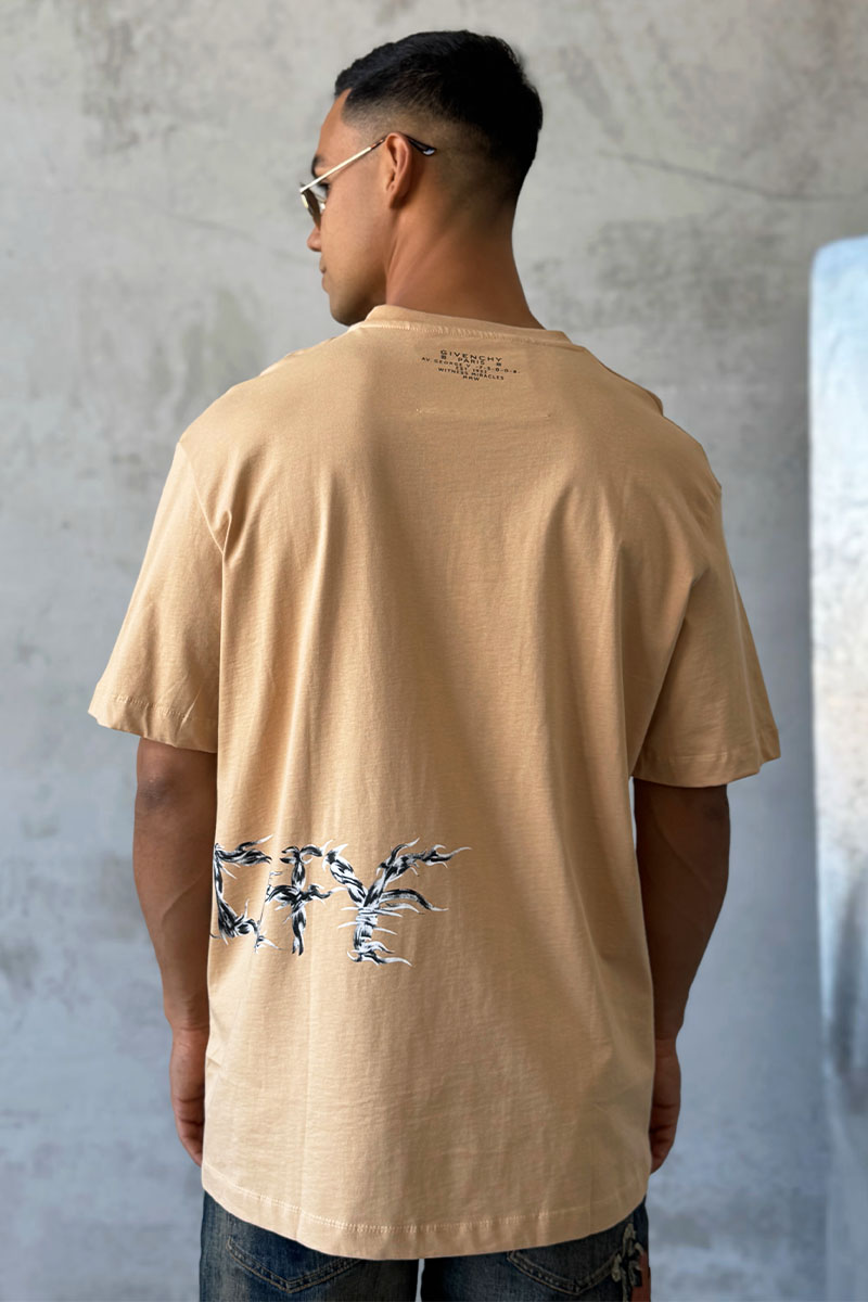 Givenchy Бежевая оверсайз футболка Barbed Wire