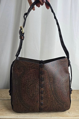 Кожаная сумка с узором пейсли 24x18 см