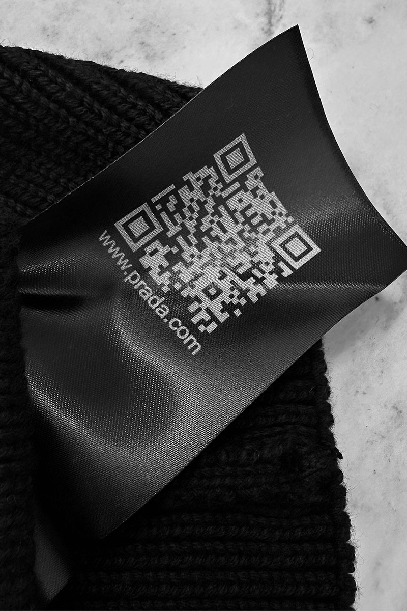 Prada Мужская шапка чёрного цвета