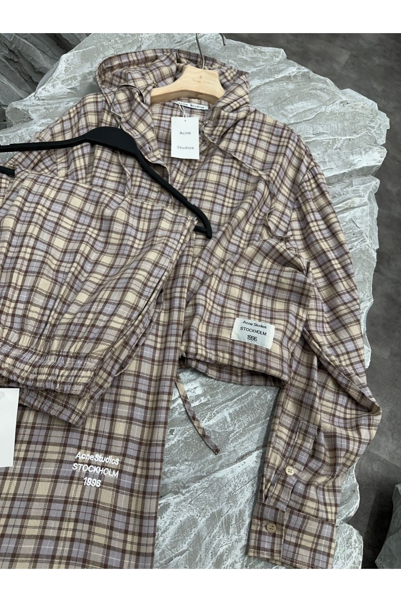 Designer Clothing Женский костюм бежевого цвета Acne