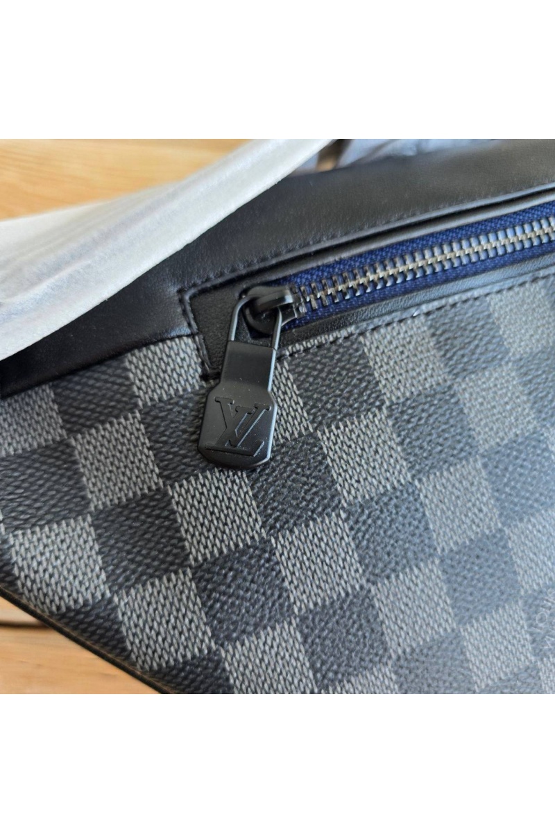 Lоuis Vuittоn Кожаная сумка на пояс Discovery Damier Graphite