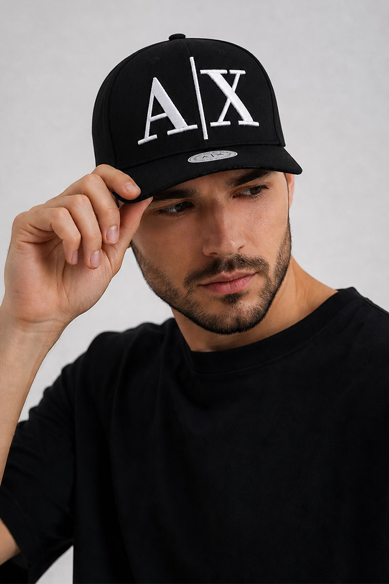 Emporio Armani EA7 Бейсболка чёрного цвета embroidered-logo