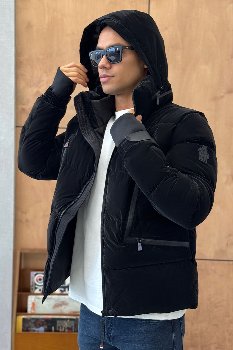 Moncler Мужская утеплённая куртка чёрного цвета