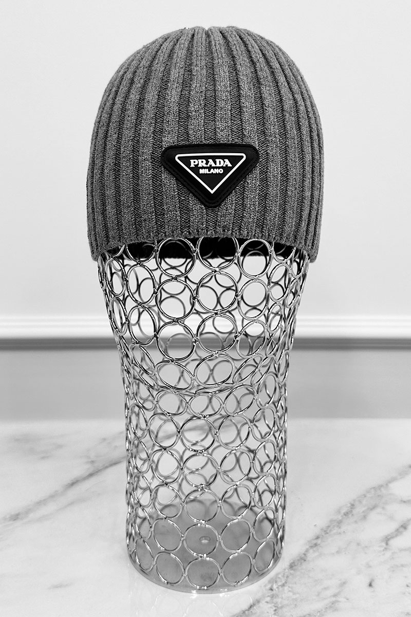 Prada Мужская серая шапка logo-patch