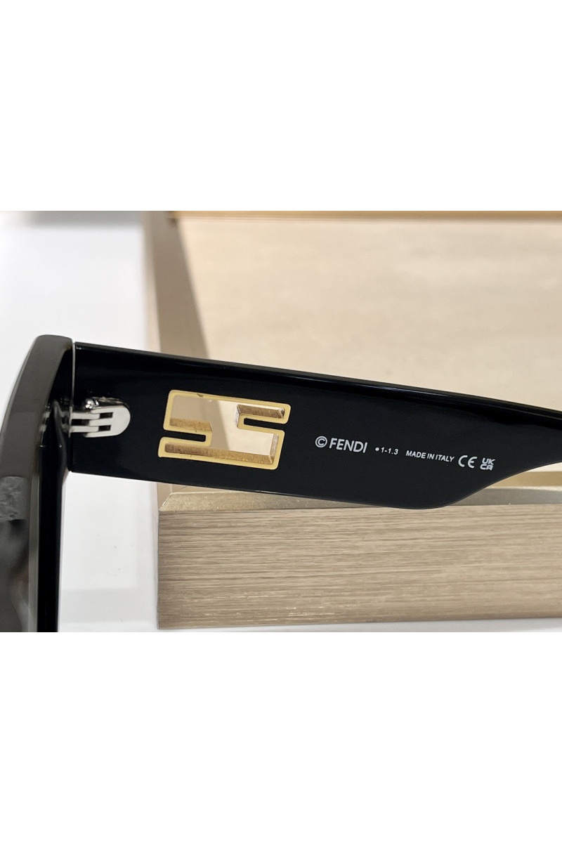 Fendi Солнцезащитные очки Baguette