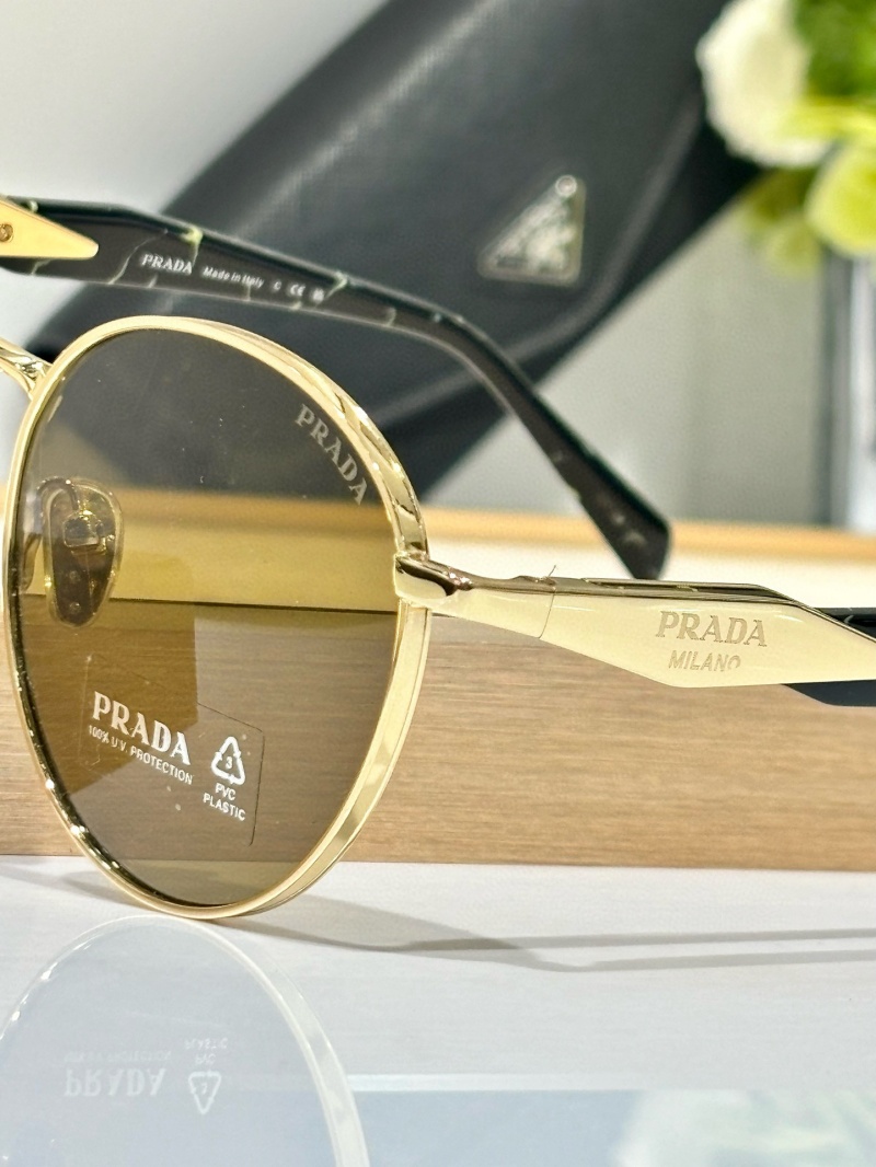 Prada Солнцезащитные очки Loden Lenses