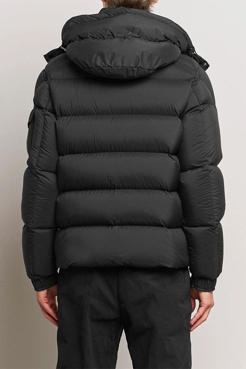 Moncler Мужской чёрный пуховик Vezere