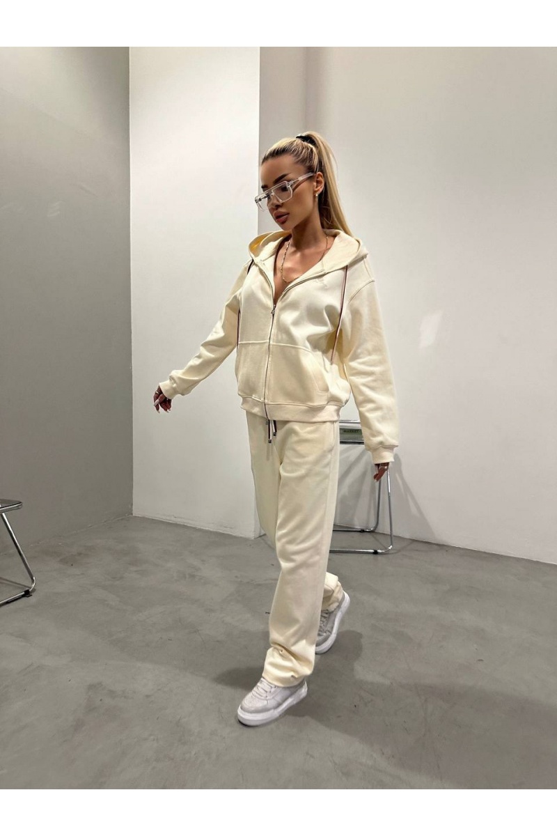 Loro Piana Женский бежевый костюм Premium