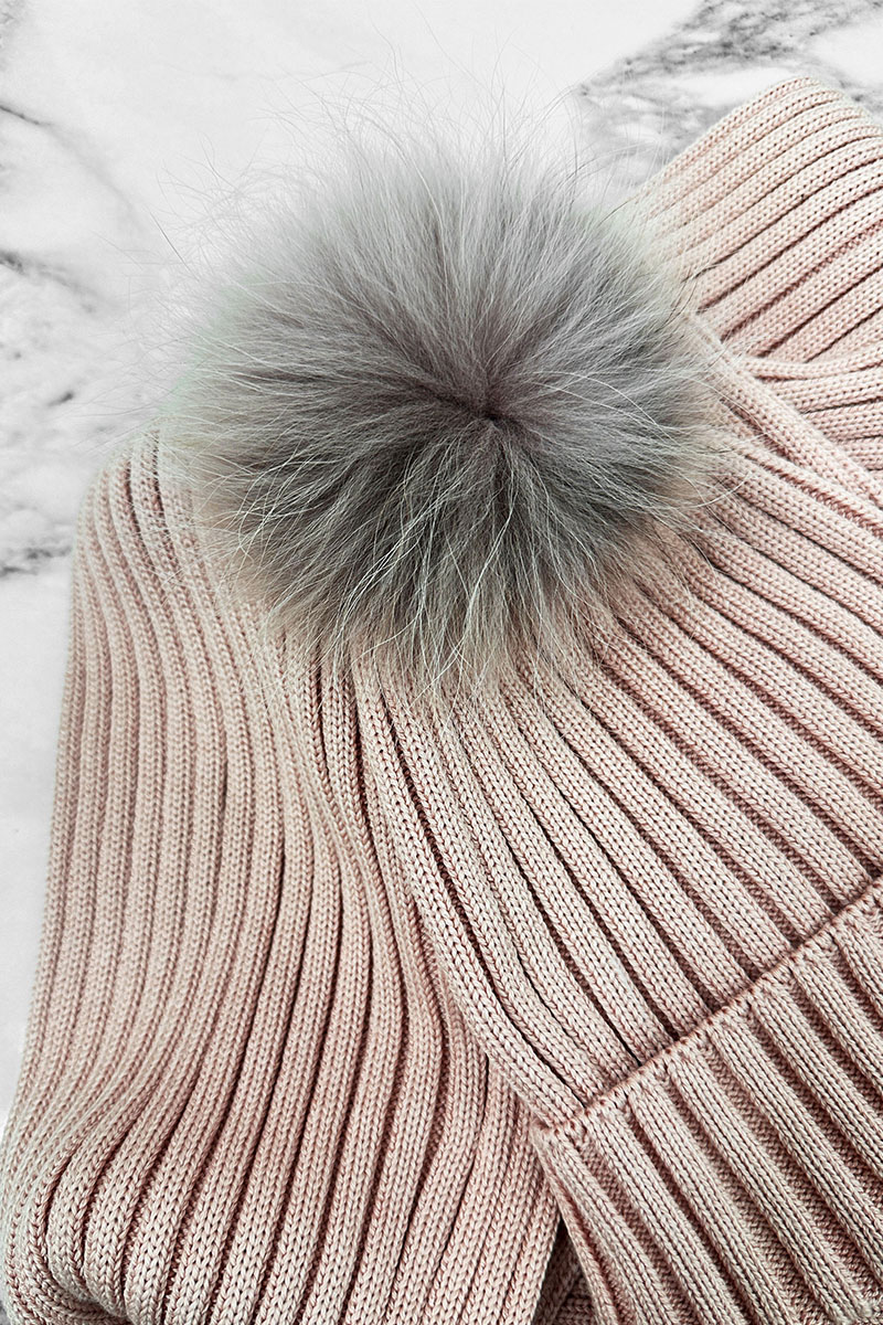 Moncler Комплект из шапки и шарфа персикого цвета logo-patch