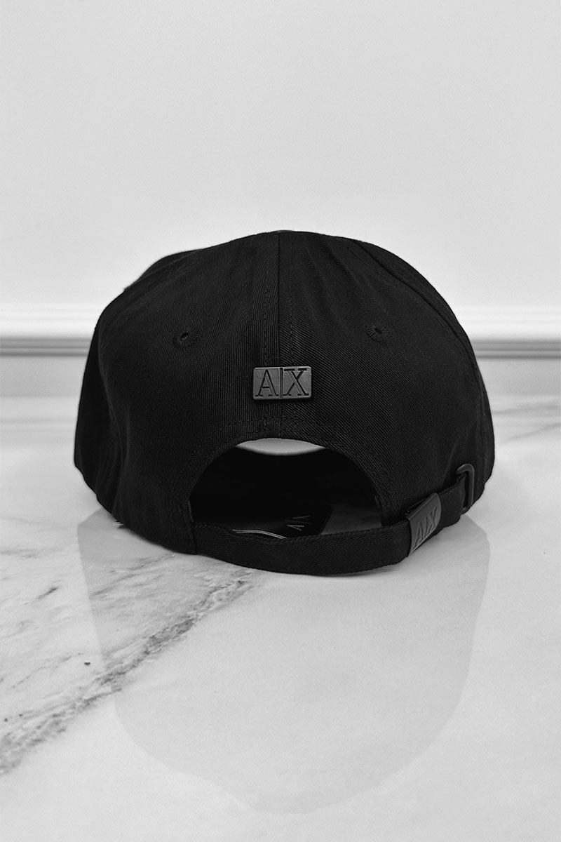 Emporio Armani EA7 Бейсболка чёрного цвета embroidered-logo