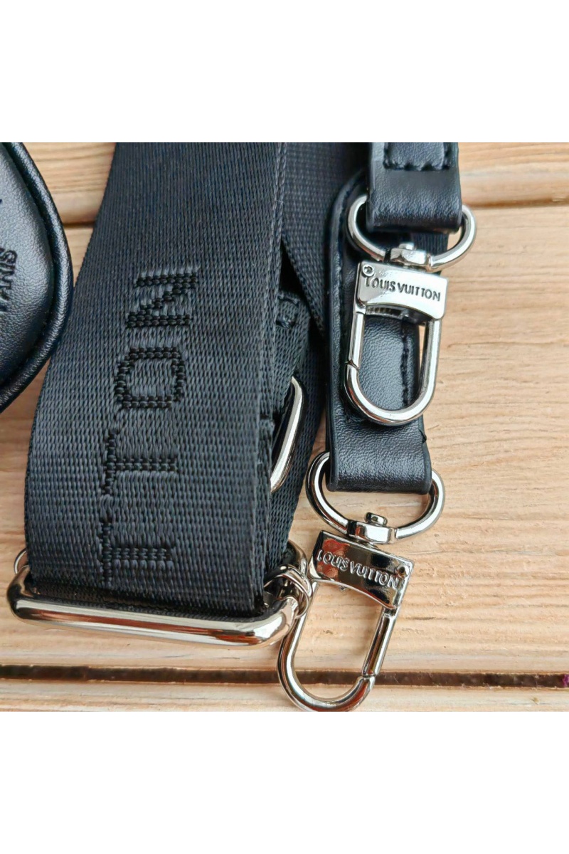 Lоuis Vuittоn Кожаная сумка Trio Messenger Monogram 25x18 см