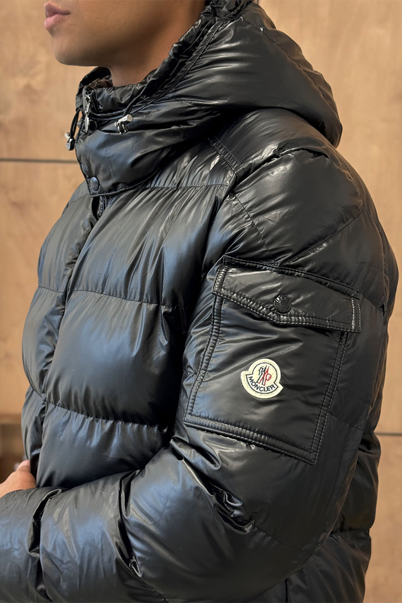 Moncler Мужская куртка с матовым эффектом чёрного цвета Maya Short