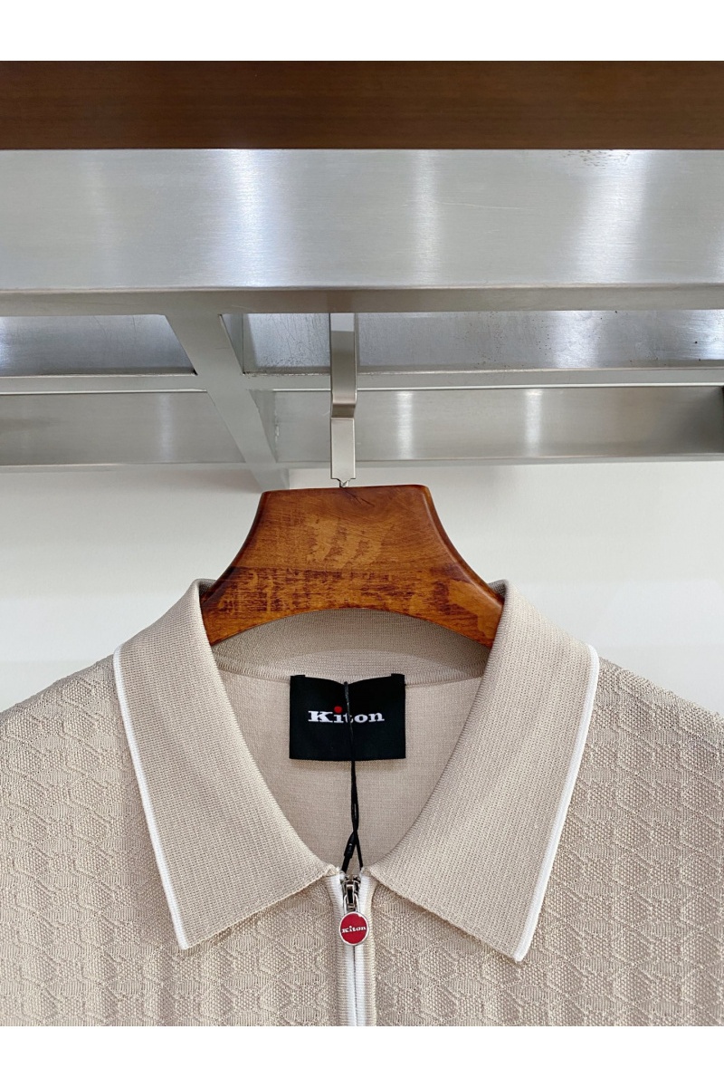 Kiton Вязаное поло бежевого цвета premium
