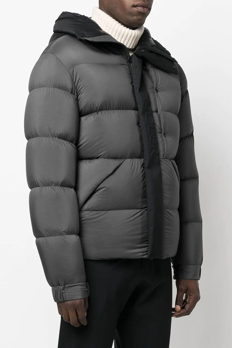 Moncler Утеплённая куртка Madeira серого цвета