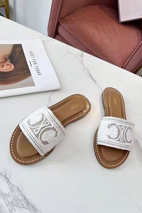 Женские шлёпанцы 