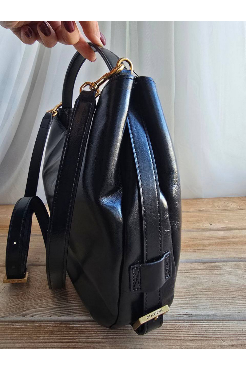 Yves Saint Laurent Кожаная сумка Le 31x20