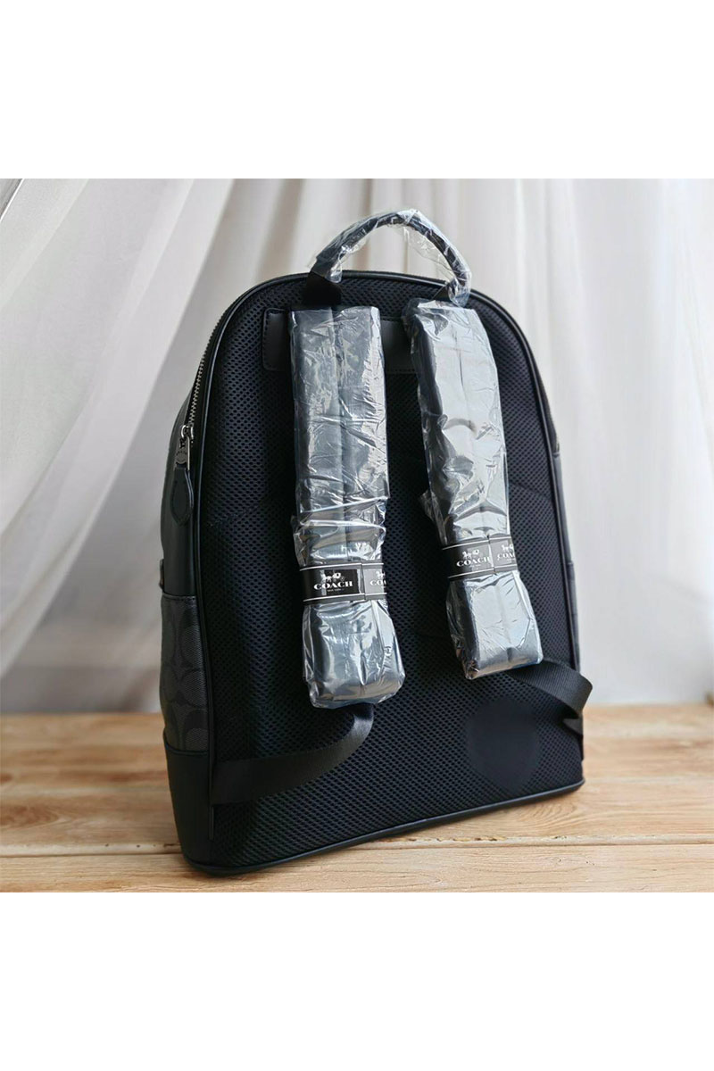 Coach Кожаный рюкзак Coach monogram 39x30 см
