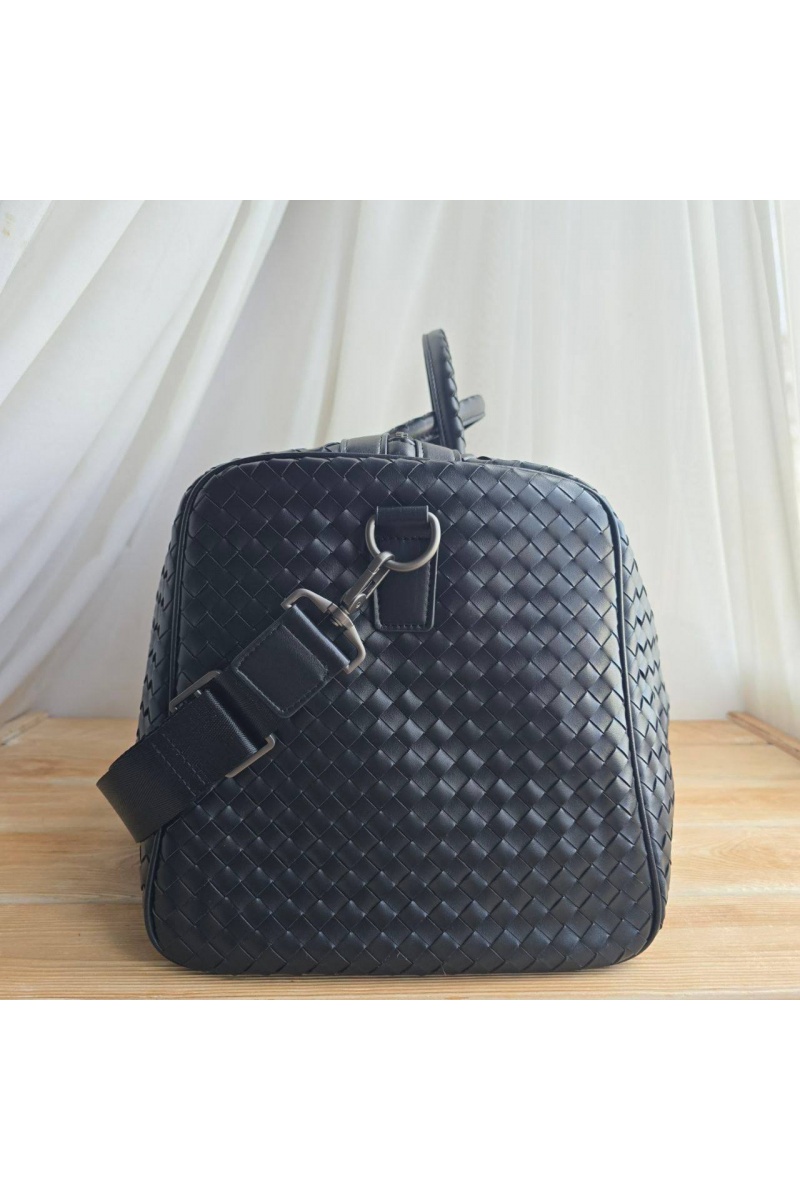 Bottega Veneta Кожаная дорожная сумка Intrecciato Duffle 50x20 см