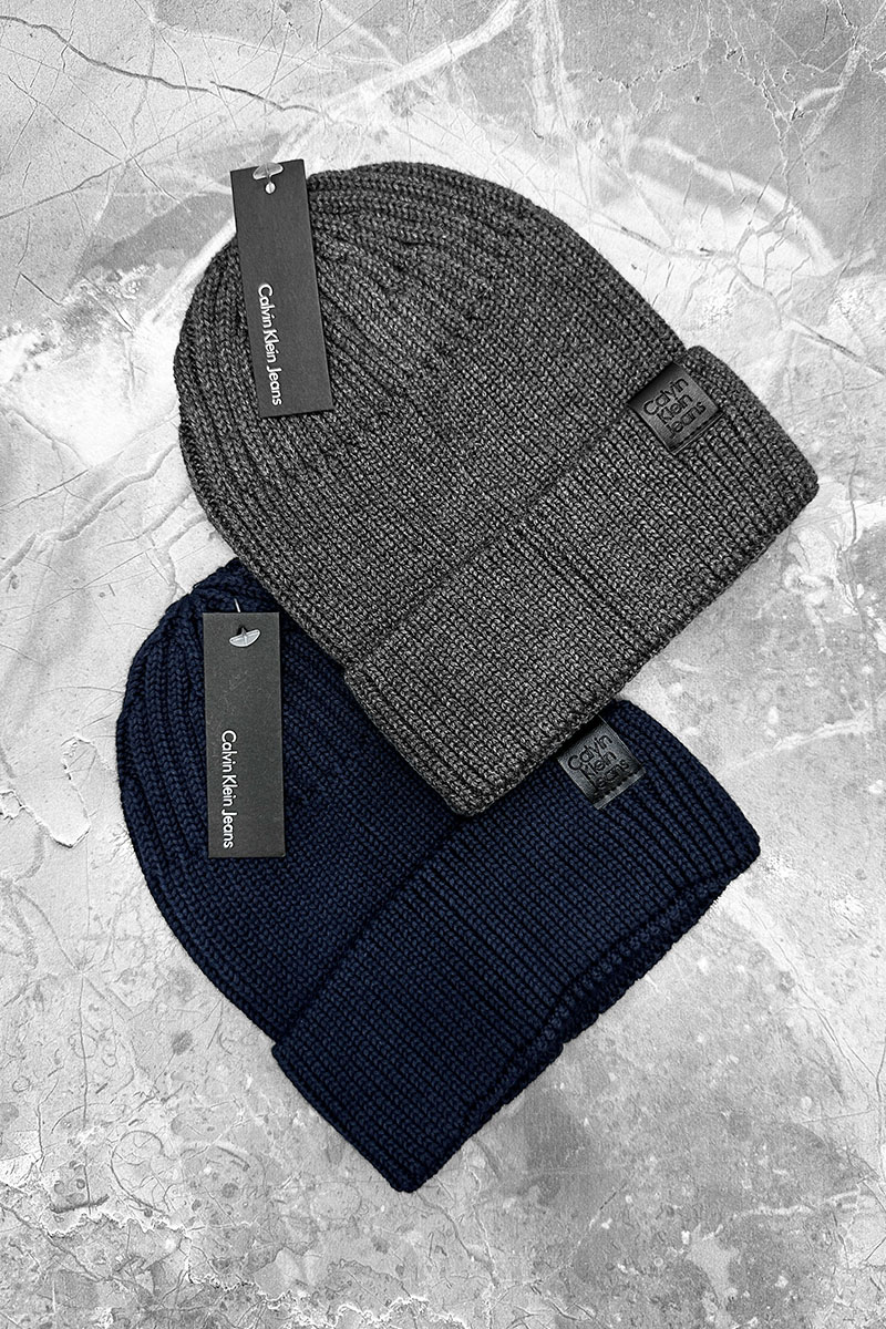 Calvin Klein Шапка серого цвета logo-patch