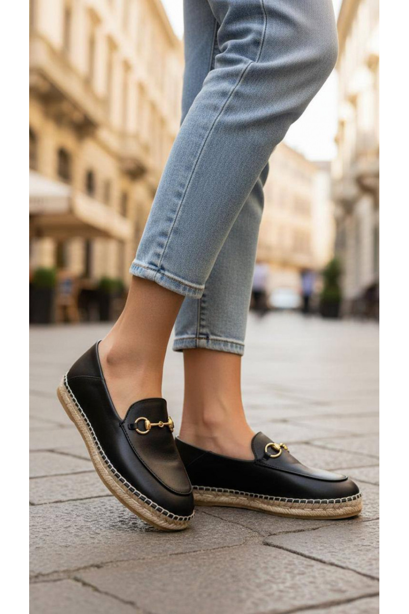 Gucci Женские кожаные лоферы GG Horsebit premium
