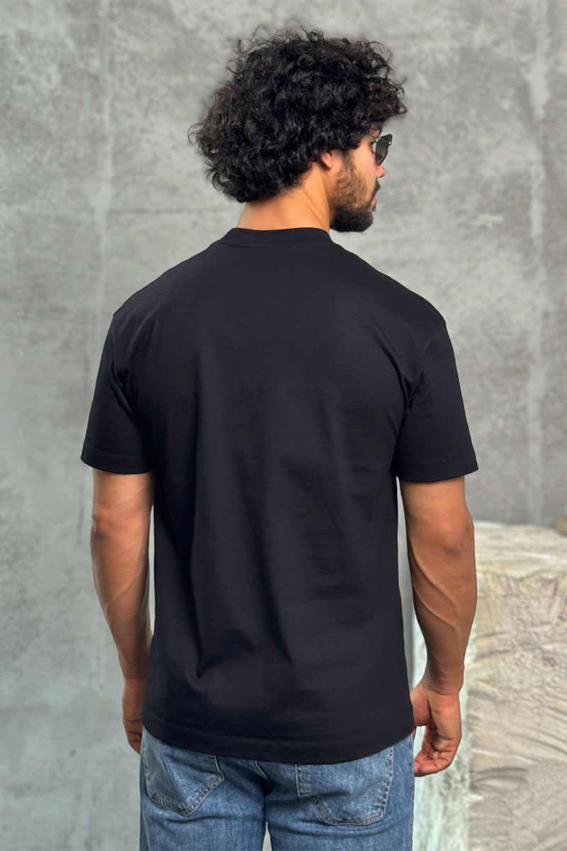 Amiri Футболка чёрного цвета staggered logo 