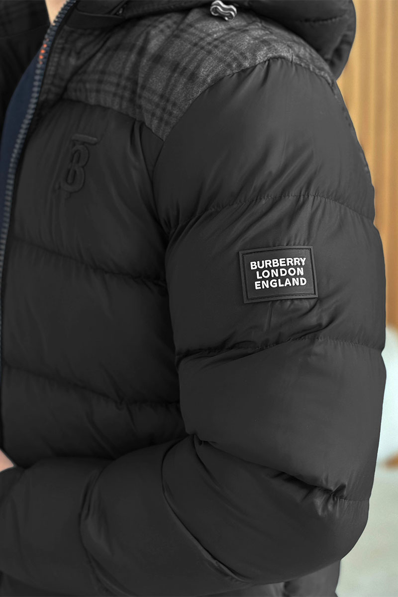 Burberry Куртка чёрного цвета TB logo 