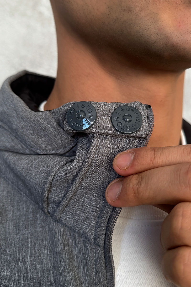 Stone Island Мужская куртка серого цвета compass-patch