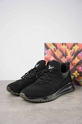 Текстильные кроссовки чёрного цвета