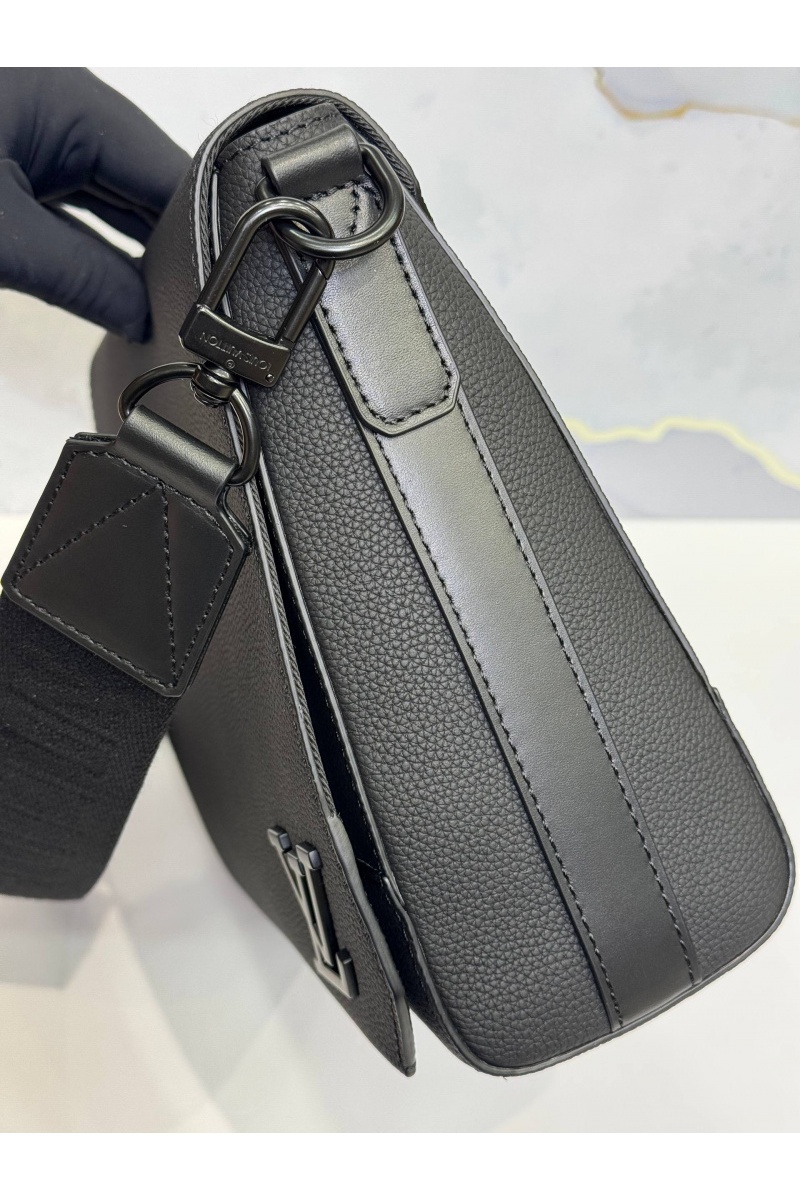 Lоuis Vuittоn Кожаная сумка Takeoff Messenger premium 28x23x10 см