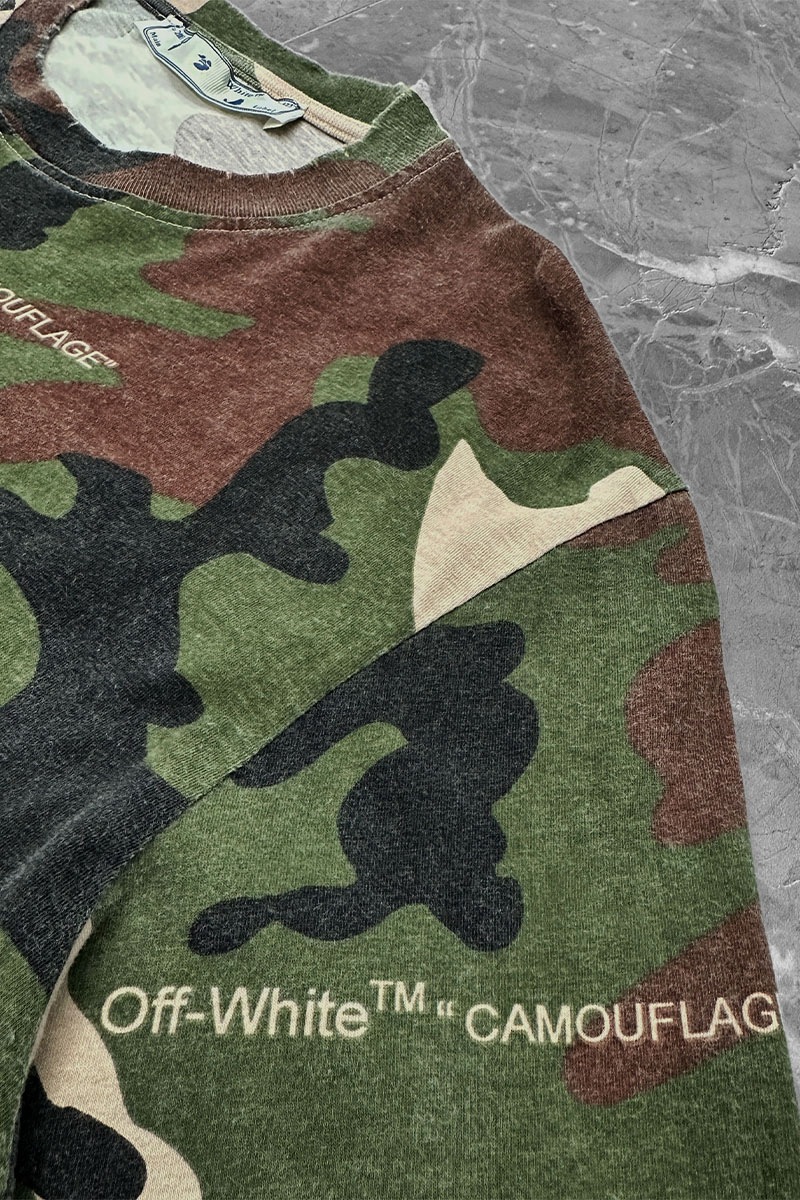 Off-White Оверсайз футболка Arrows Camo