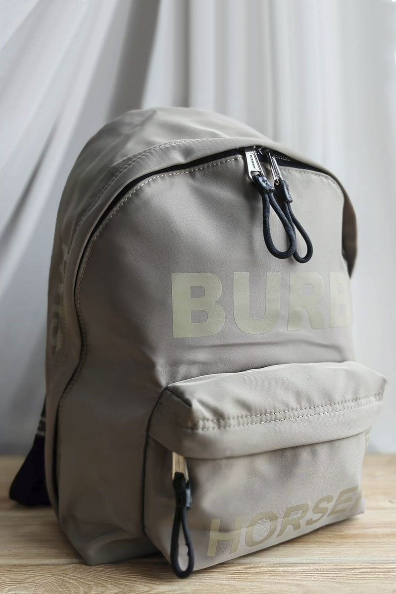 Burberry Нейлоновый рюкзак Horseferry logo 40x30 см