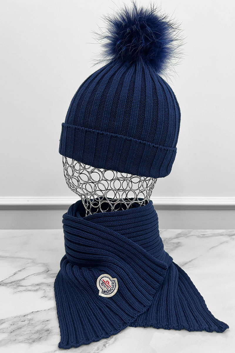 Moncler Комплект из шапки и шарфа синего цвета logo-patch