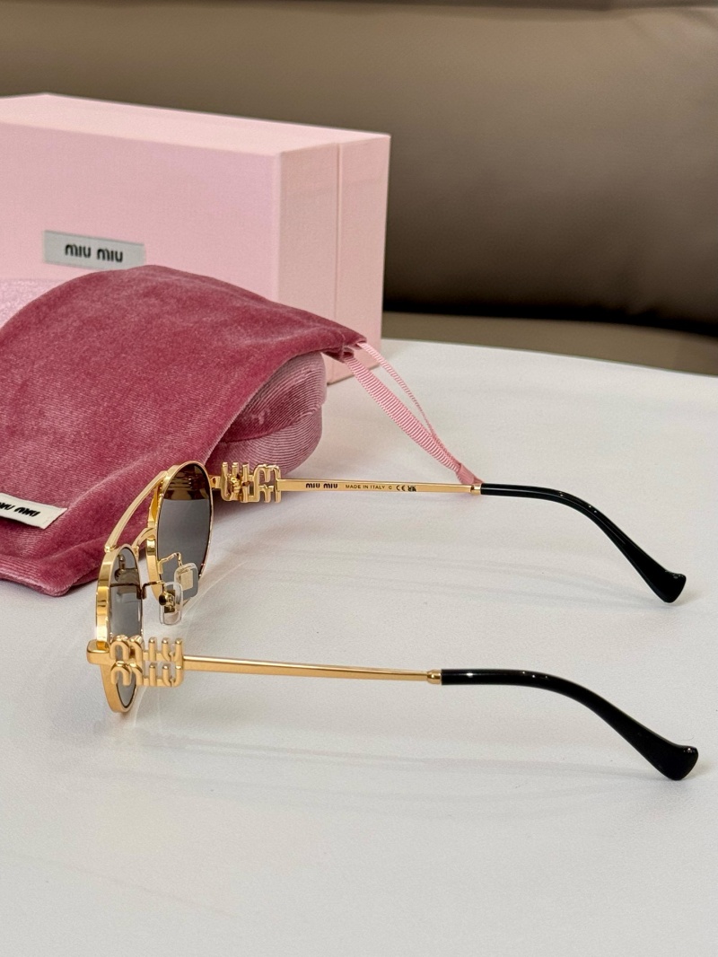 MIU MIU Женские солнцезащитные очки  Oval