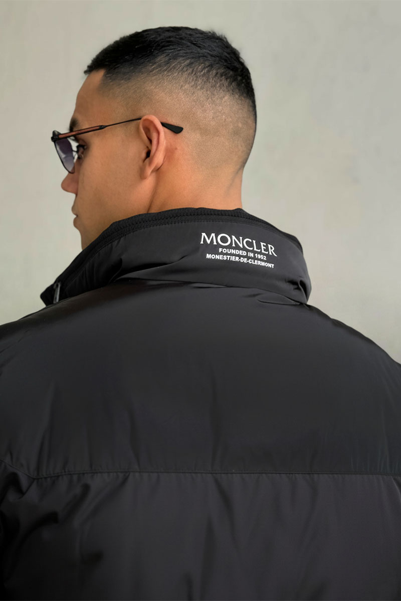 Moncler Утеплённая куртка Peuplier logo-patch - Black 