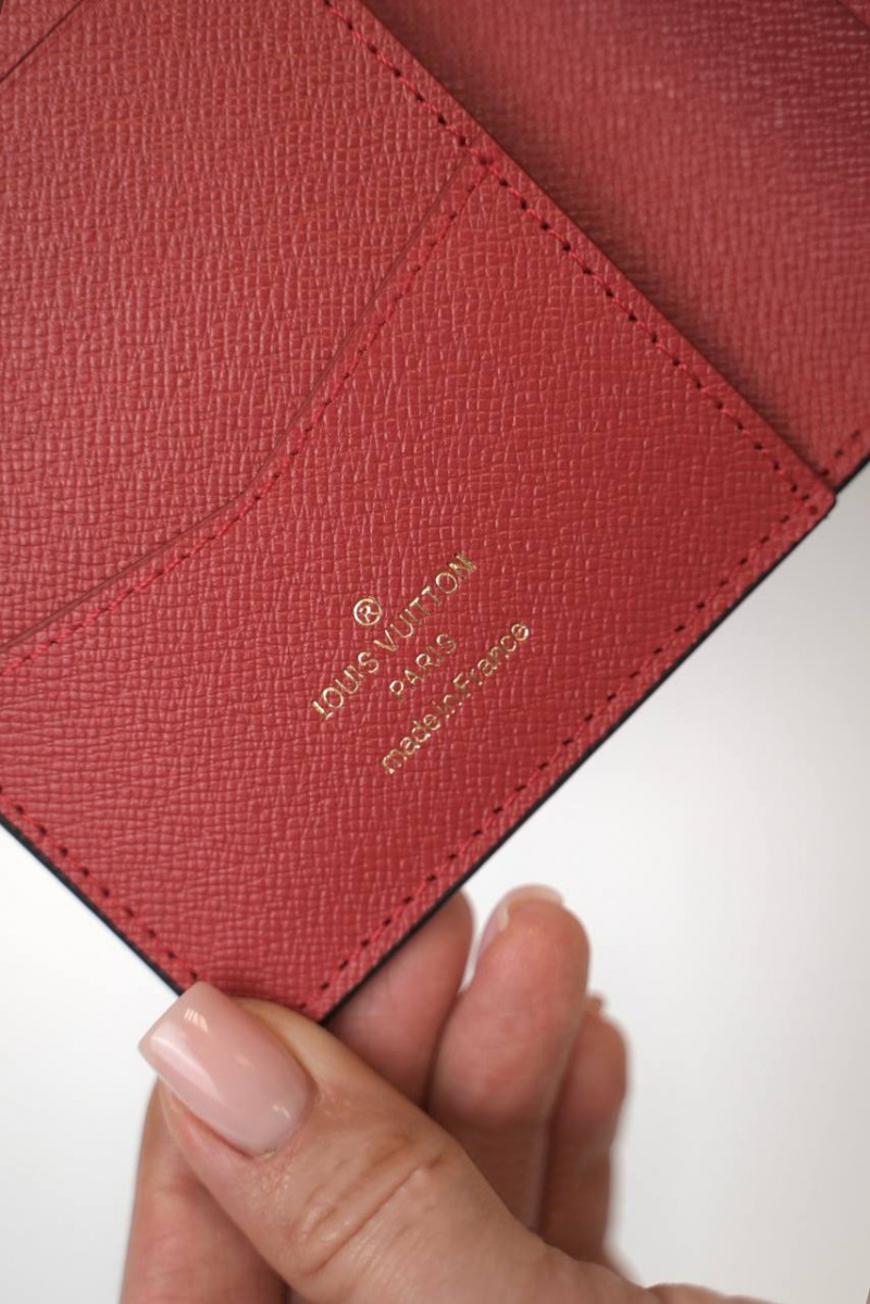 Lоuis Vuittоn Кожаная обложка на паспорт Monogram 10х14 см