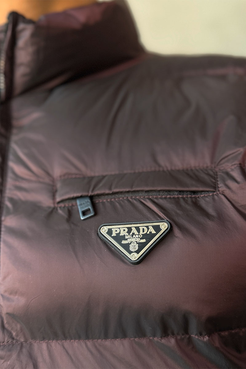 Prada Жилет бордового цвета logo-plaque 