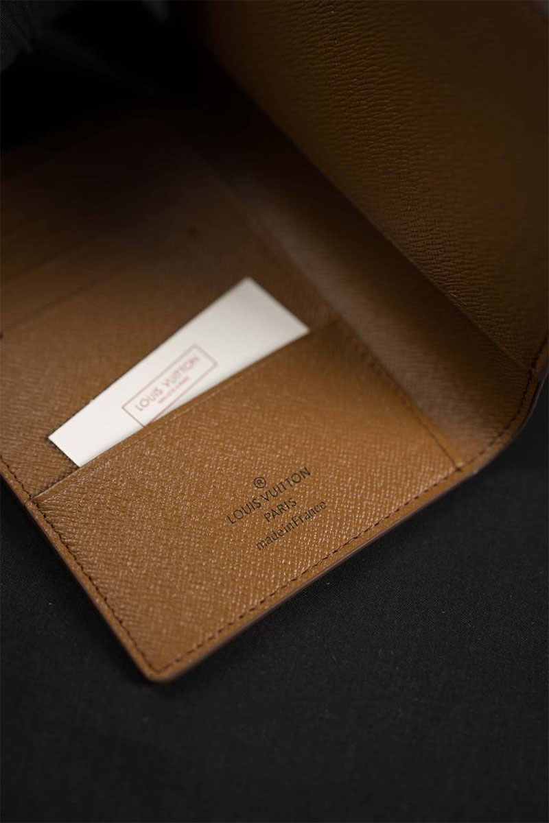 Lоuis Vuittоn Кожаная обложка на паспорт Monogram 10х14 см
