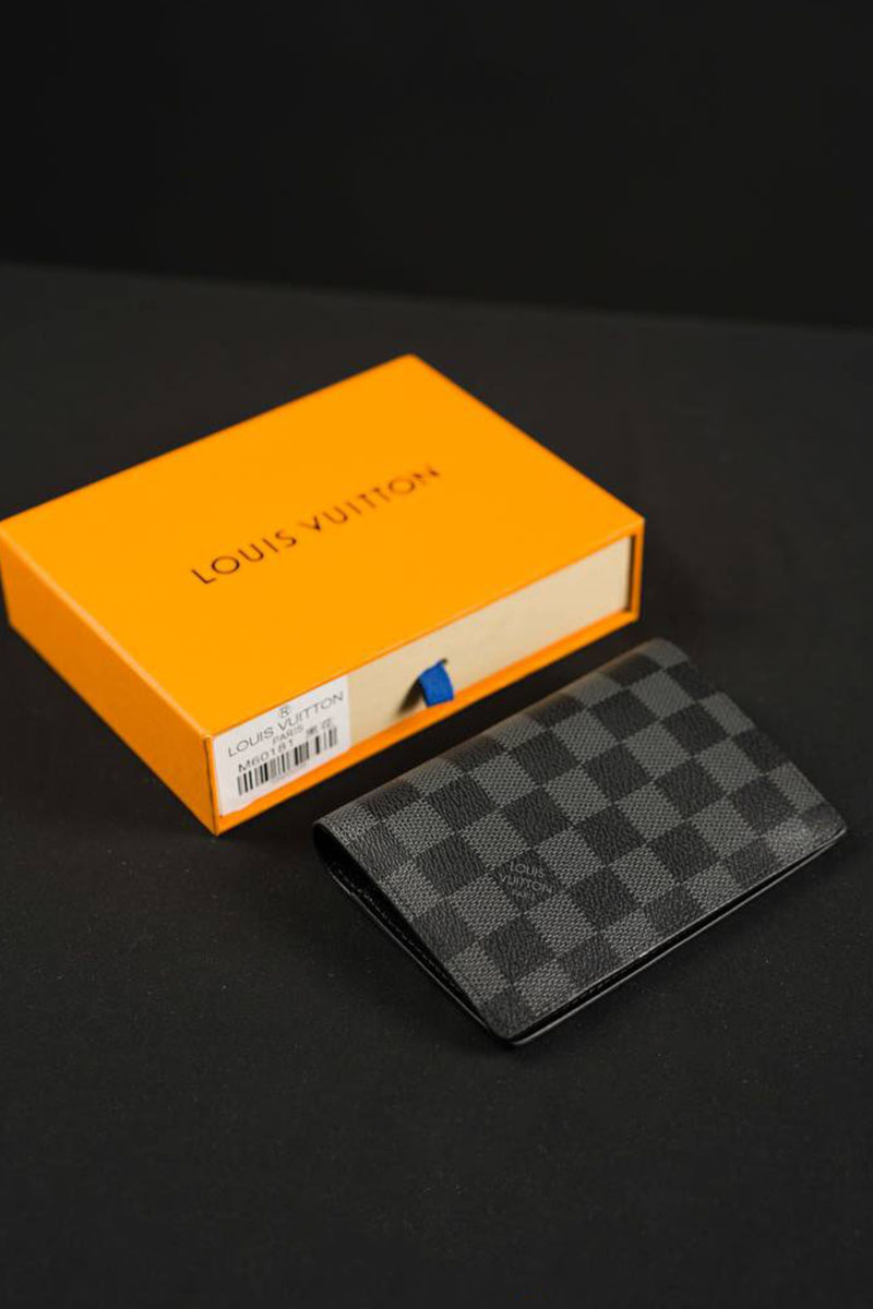 Lоuis Vuittоn Кожаная обложка на паспорт Damier Graphite 10х14 см